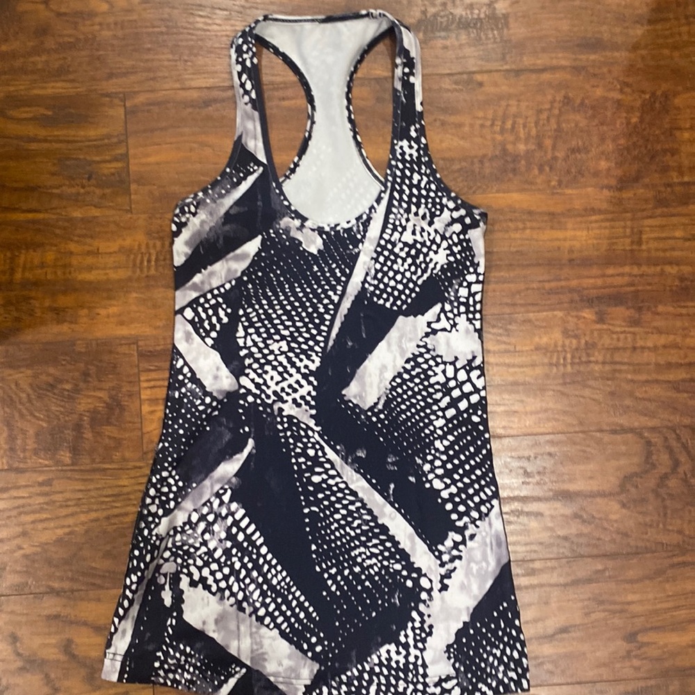 Lulu tank top- black and grey/white